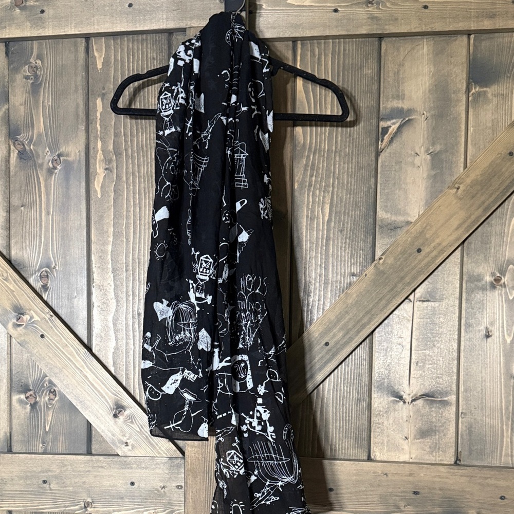 Carven Black and White Patterned Scarf